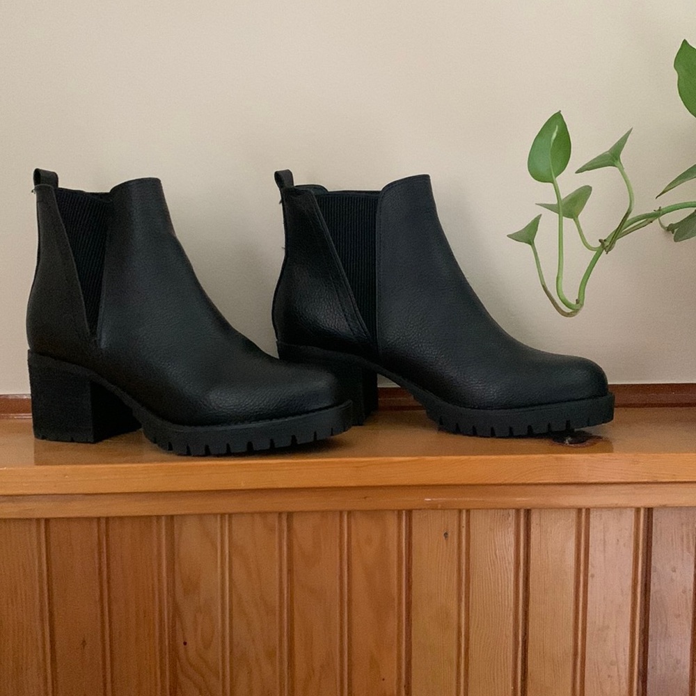 MIA Black Chelsea Lug Heel Ankle Boots